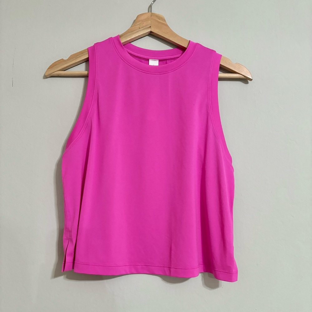 NWOT Lululemon Hot Pink Athletic Cropped Top